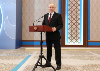 Владимир Путин: «Журналистам должно быть стыдно за коллег с Запада, замалчивающих трагедию в Старобельске»