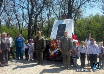 Группировка «Центр» засыпала позиции ВСУ листовками в День Победы