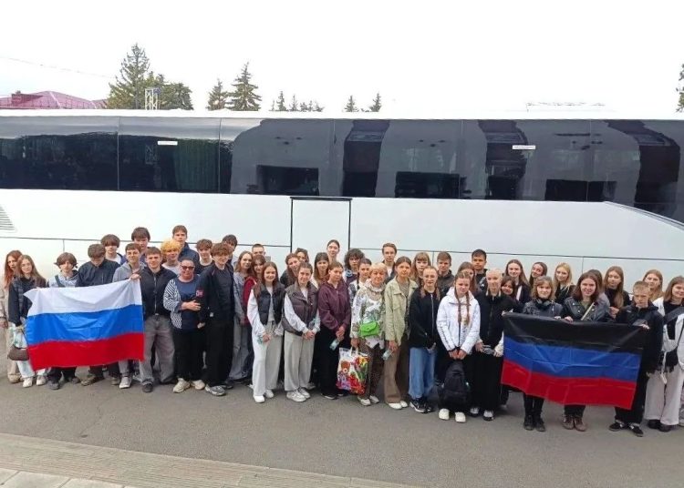 Школьники Снежного открывают научную Москву