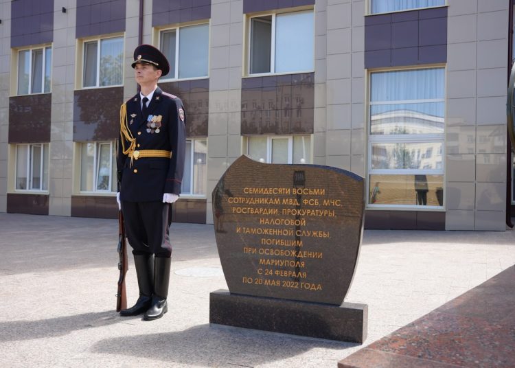 Хлебные новинки в Снежном, памятная БМП в Донецке и годовщина освобождения Мариуполя. Дайджест за 20 мая