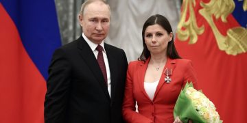 «Мы воюем, потому что воюет Россия»: репортаж о тех, кто снимает правду с передовой