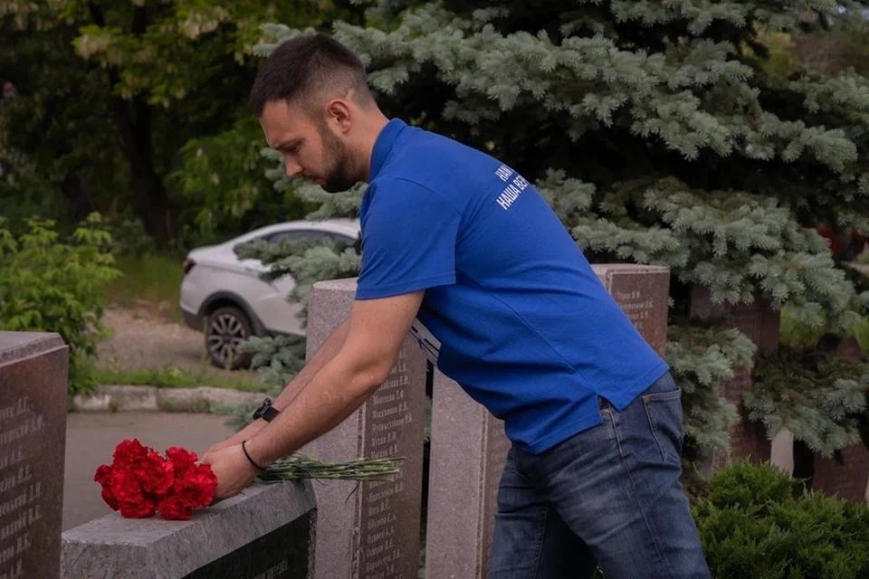Годовщина боев за Донецкий аэропорт, последний звонок и спортивный триумф Макеевки. Дайджест за 26 мая