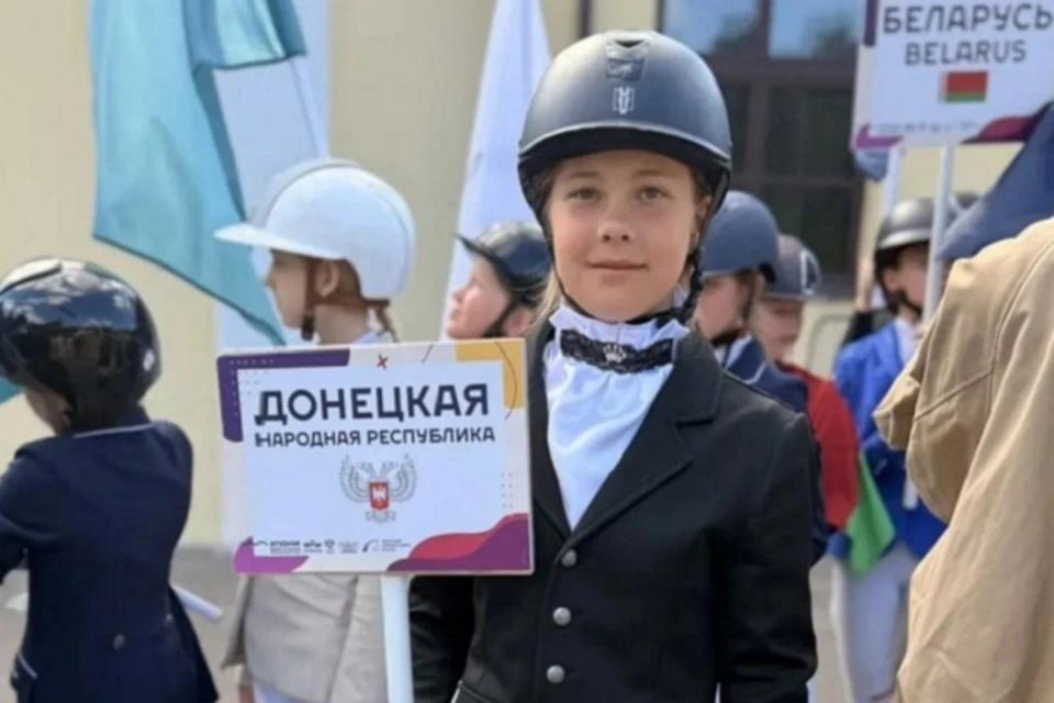 Годовщина боев за Донецкий аэропорт, последний звонок и спортивный триумф Макеевки. Дайджест за 26 мая