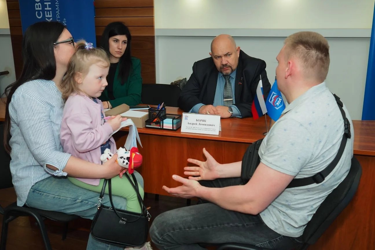 Троица, акция «Спортивный Донбасс» и триумф Республиканского театра кукол. Дайджест за 31 мая