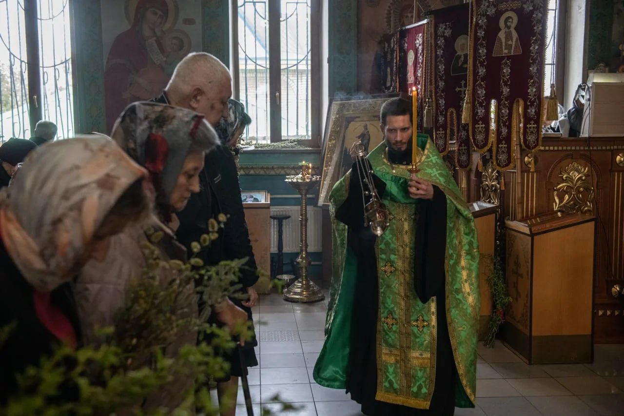 Троица, акция «Спортивный Донбасс» и триумф Республиканского театра кукол. Дайджест за 31 мая