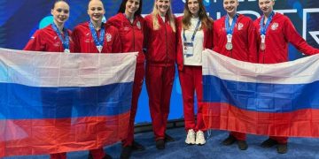 Триумфальное возвращение: российский флаг и гимн впервые с 2022 года на турнире по синхронному плаванию