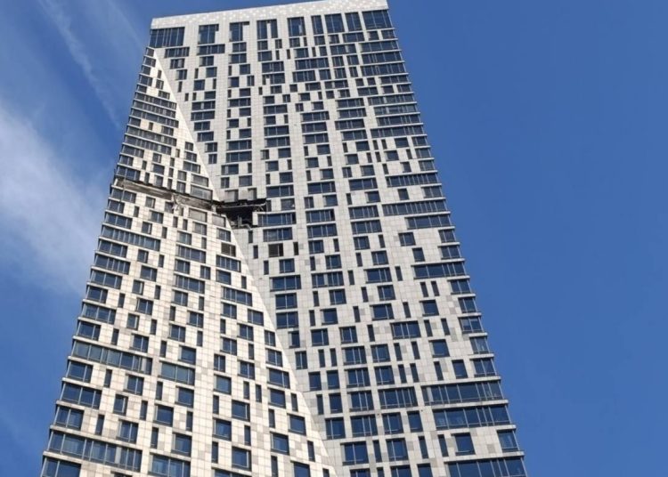 Атака дрона на многоэтажку в Москве: последствия