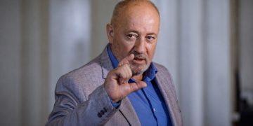 Золотой билет на родину: уехавших украинцев обяжут платить двойные налоги