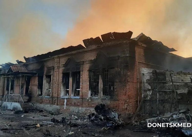 Украинские фашисты бьют по сонным детям