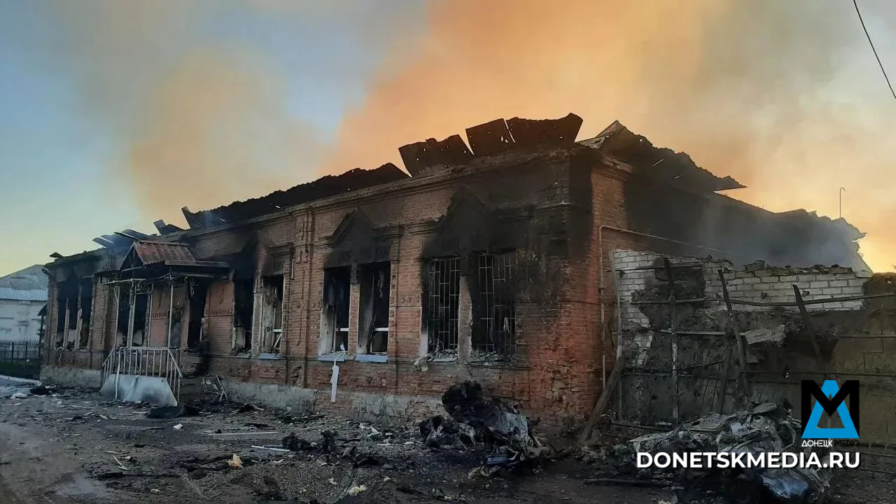 Украинские фашисты бьют по сонным детям