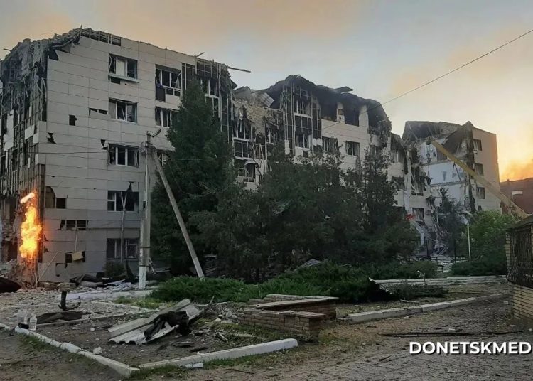 Украинские фашисты бьют по сонным детям