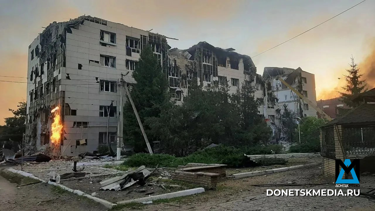 Украинские фашисты бьют по сонным детям