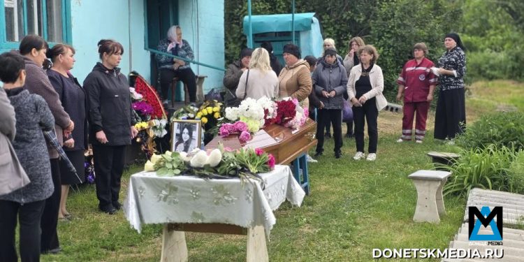 В Белокуранском районе ЛНР проводили в последний путь ещё одну жертву «Старобельской резни»