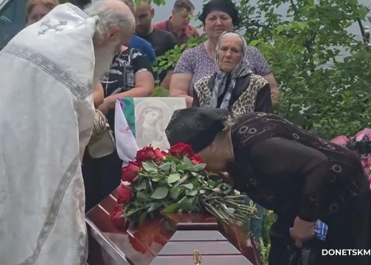«Угольщики» против киевской прописки: донецкий «Шахтёр» празднует 90 лет настоящего футбола Донбасса «Угольщики» против киевской прописки: донецкий «Шахтёр» празднует 90 лет настоящего футбола Донбасса