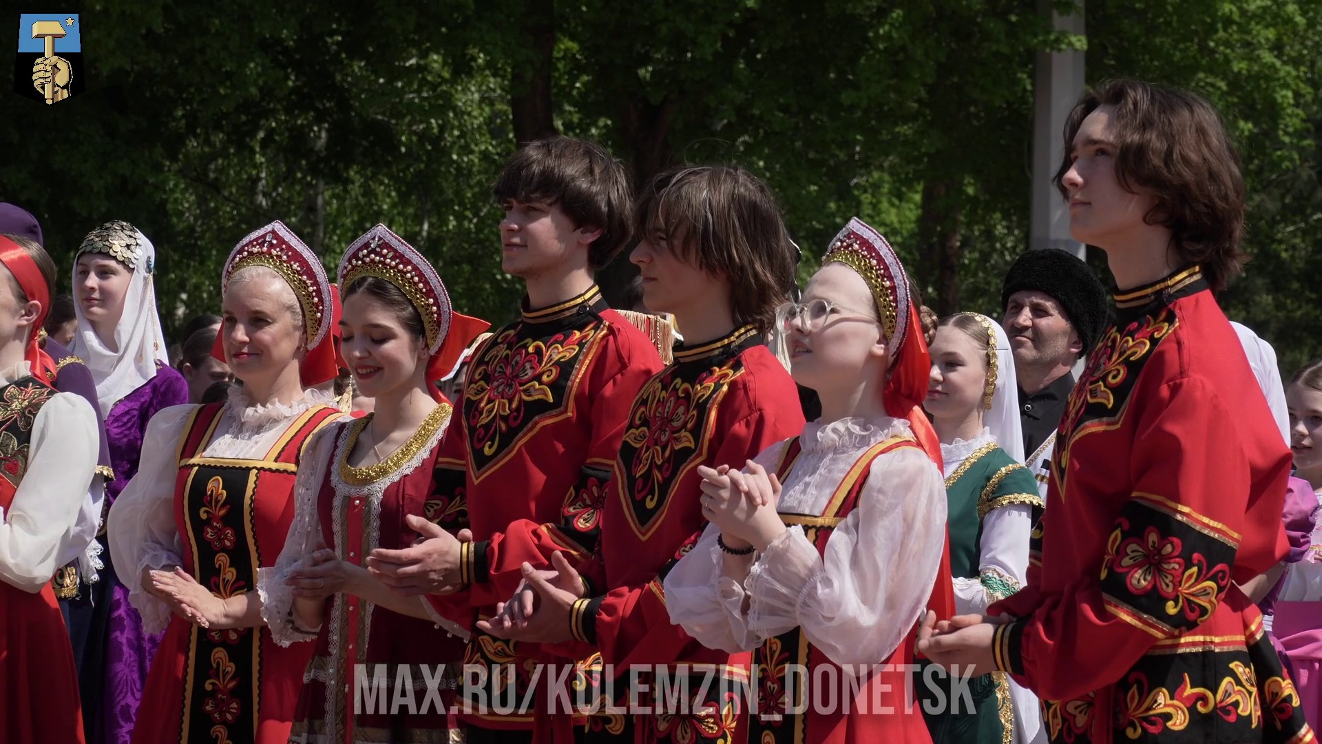 Голуби мира и флешмоб: День ДНР в Парке Щербакова Голуби мира и флешмоб: День ДНР в Парке Щербакова