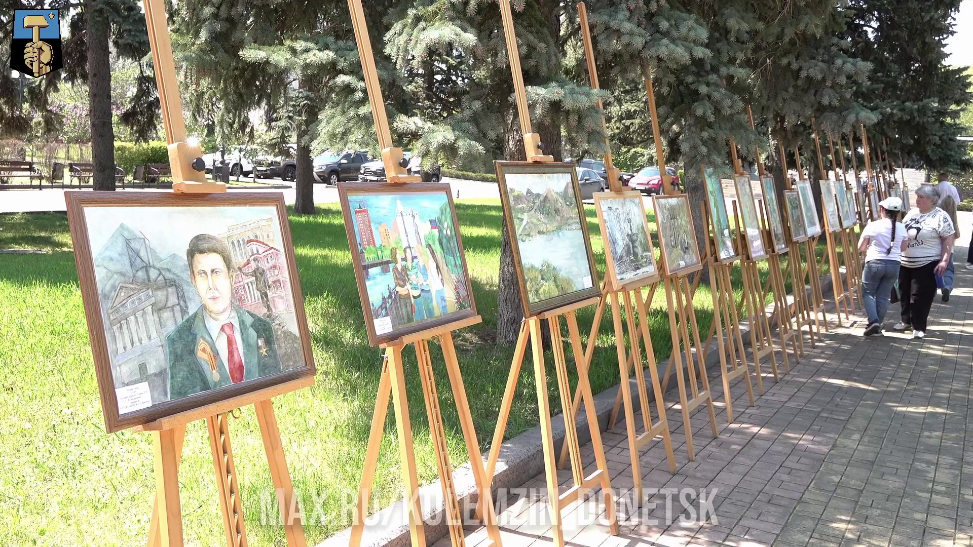 Голуби мира и флешмоб: День ДНР в Парке Щербакова Голуби мира и флешмоб: День ДНР в Парке Щербакова