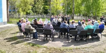 Столичные волонтеры посетили ветеранов Мариуполя ко Дню Победы