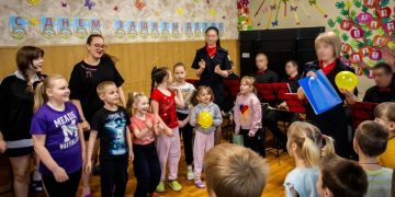Росгвардейцы подарили детям ДНР праздник на 1 июня