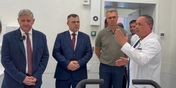 Больше тысячи пациентов в день будет принимать восстановленная Москвой поликлиника №1 в Донецке