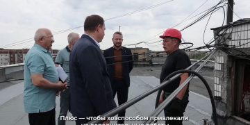 В ответ на жалобы жильцов Москва отремонтирует двор в Донецке по улице Петровского