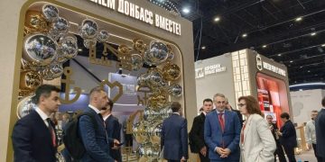 Второй день ПМЭФ: Стенд ДНР заинтересовал делегацию из Саудовской Аравии