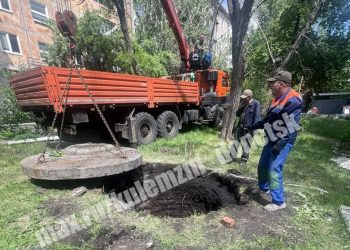 В Ворошиловском районе Донецка московские специалисты закрыли опасный колодец