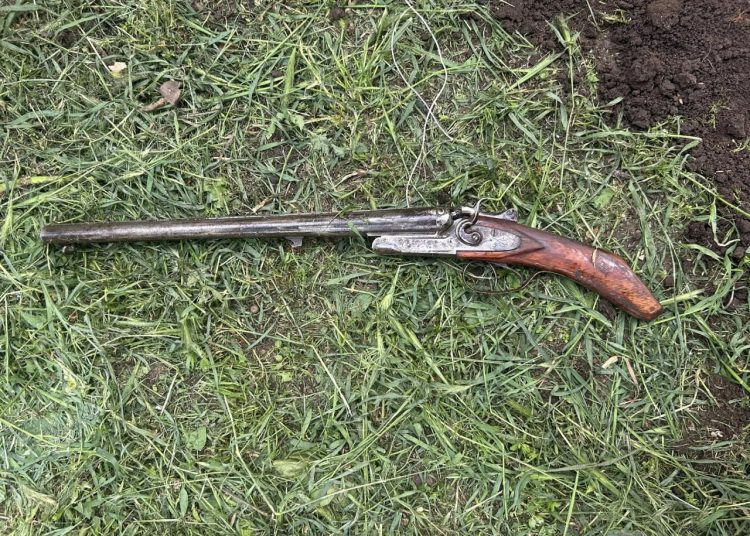 У жителя Мангуша изъяли боевой обрез, переделанный из раритетной двустволки «ТОЗ-БМ» 1952 года