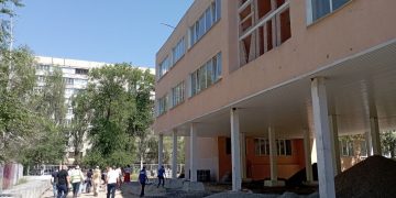 Московский подрядчик ГБУ «Гормост» завершает демонтаж и обновление гимназии №52 в Луганске