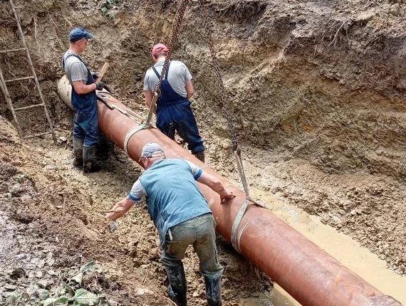 Новая стела на въезде в Дебальцево, важное объявление для Перевальска и советские песни на сцене муздрамы Донецка. Дайджест за 15 июня