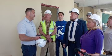 В восстанавливаемой Москвой гимназии №52 в Луганске использовали палитру красок от нейросети