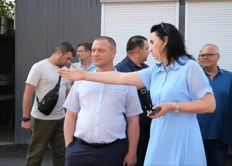 Мэр поблагодарила специалистов из Москвы за помощь в восстановлении Луганска: «Ваш труд и поддержка бесценны!»