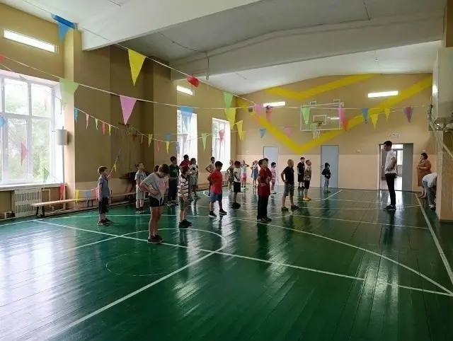 Поимка мошенников в Снежном, выставка Шенделя в Донецке и открытие «Звезды Героя» в Торезе. Дайджест за 20 июня