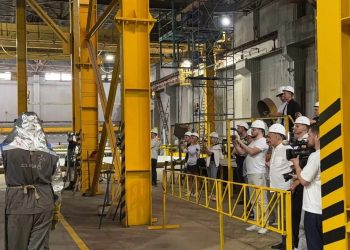 Возобновивший работу Донецкий завода высоковольтных опор отгрузил уже более 4000 металлоконструкций