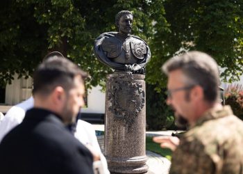 Зеленский собирается установить в Киеве памятник Ивану Мазепе на месте снесённого монумента Ленину