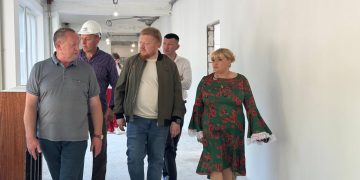 Специалисты из Москвы завершают ремонт гимназии №52 в Луганске