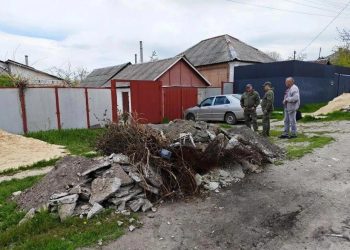 Казаки Каменного Брода помогают делать Луганск чище и зеленее