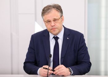 Мирошник: ВСУ атаковали автобус в Енакиеве при поддержке Запада