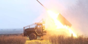 Воины «Центра» расширяют зону безопасности в Днепропетровской области, уничтожая технику и живую силу киевских нацистов в ходе денацификации