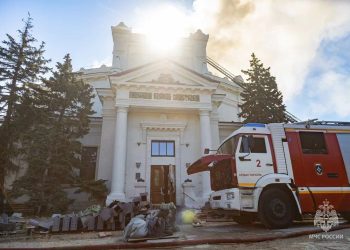 Уцелевшие фрагменты полотна: спасатели потушили пожар в Панораме Севастополя