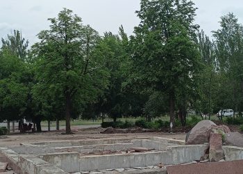 Администрация Донецка разъяснила ситуацию с отсутствием техники на строительстве нового сквера
