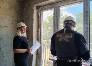 Российский стандарт: восстановление девятиэтажки в Мариуполе выполнено на 65%