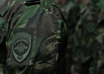 Изъяли тонны оружия НАТО и спасали раненых: в ДНР наградили полицейских временного отдела полиции