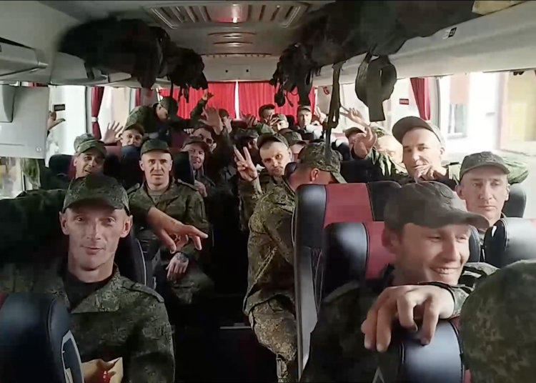 Из украинского плена возвращены 160 российских военнослужащих