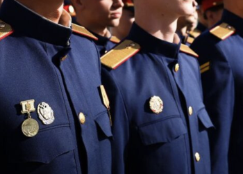 В Луганске состоялся первый в истории выпуск кадетского корпуса СК