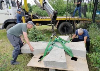 В Луганске воздвигнут грандиозный крест Георгию Победоносцу