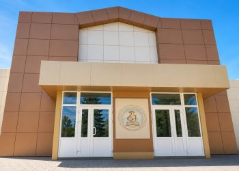 После масштабной реконструкции открылся центр культуры в Новоазовске: новые технологии и автобус для творчества После масштабной реконструкции открылся центр культуры в Новоазовске: новые технологии и автобус для творчества