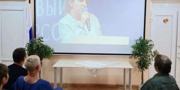 Преподаватель МГИМО провела в Бердянске встречу о силе русского слова Преподаватель МГИМО провела в Бердянске встречу о силе русского слова