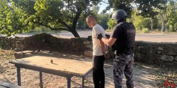 В магазин с гранатой: жителя Донецка задержали сотрудники Росгвардии В магазин с гранатой: жителя Донецка задержали сотрудники Росгвардии
