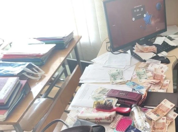 Преподаватель колледжа в ДНР брала взятки за фальшивые дипломы