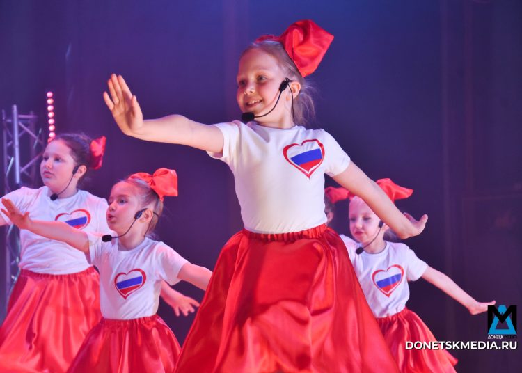 Родина, Мать, Любовь: В Донецке «Мрия» снова покорила зрителя Родина, Мать, Любовь: В Донецке «Мрия» снова покорила зрителя
